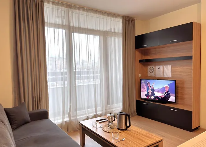 Mladost Near Metro Mladost 3 & Airport شقة صوفيا