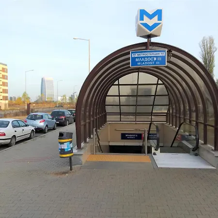 Mladost Near Metro Mladost 3 & Airport Apartmán *