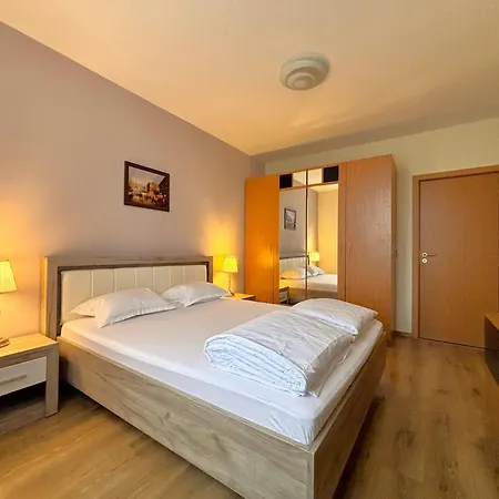 公寓 Mladost Near Metro Mladost 3 & Airport 索菲亞
