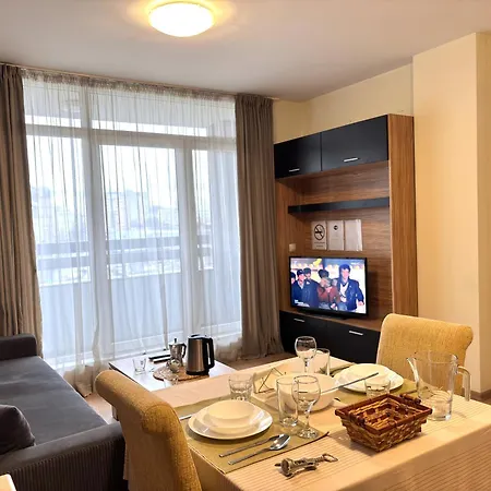 Appartement Mladost Near Metro Mladost 3 & Airport Sofia